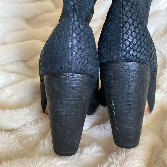 Anthropologie Cynthia Vincent over the knee snake print boots - Picture 3 of 10